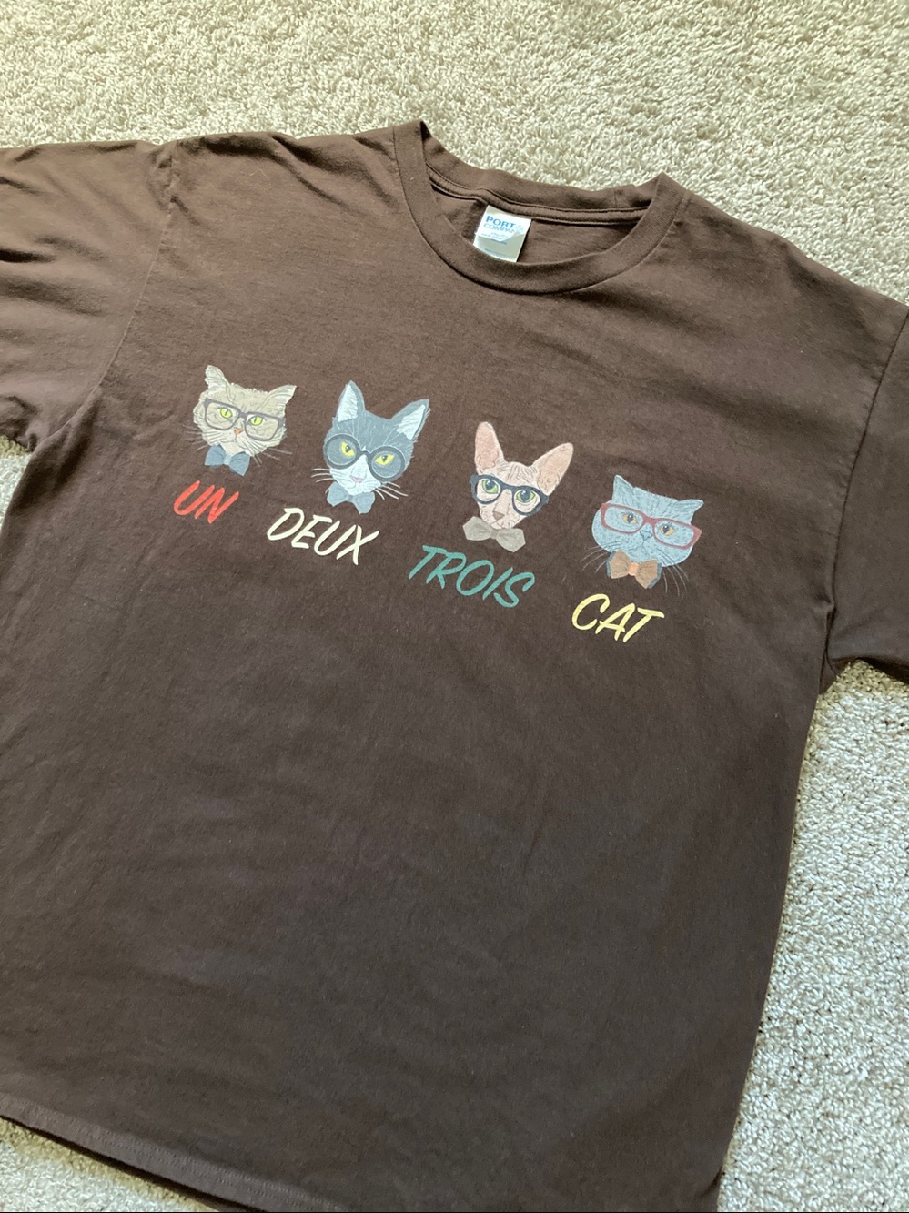 French CATS Un Deux Trois Tee Cats wearing Glasses Brown T-shirt Funny sz XL